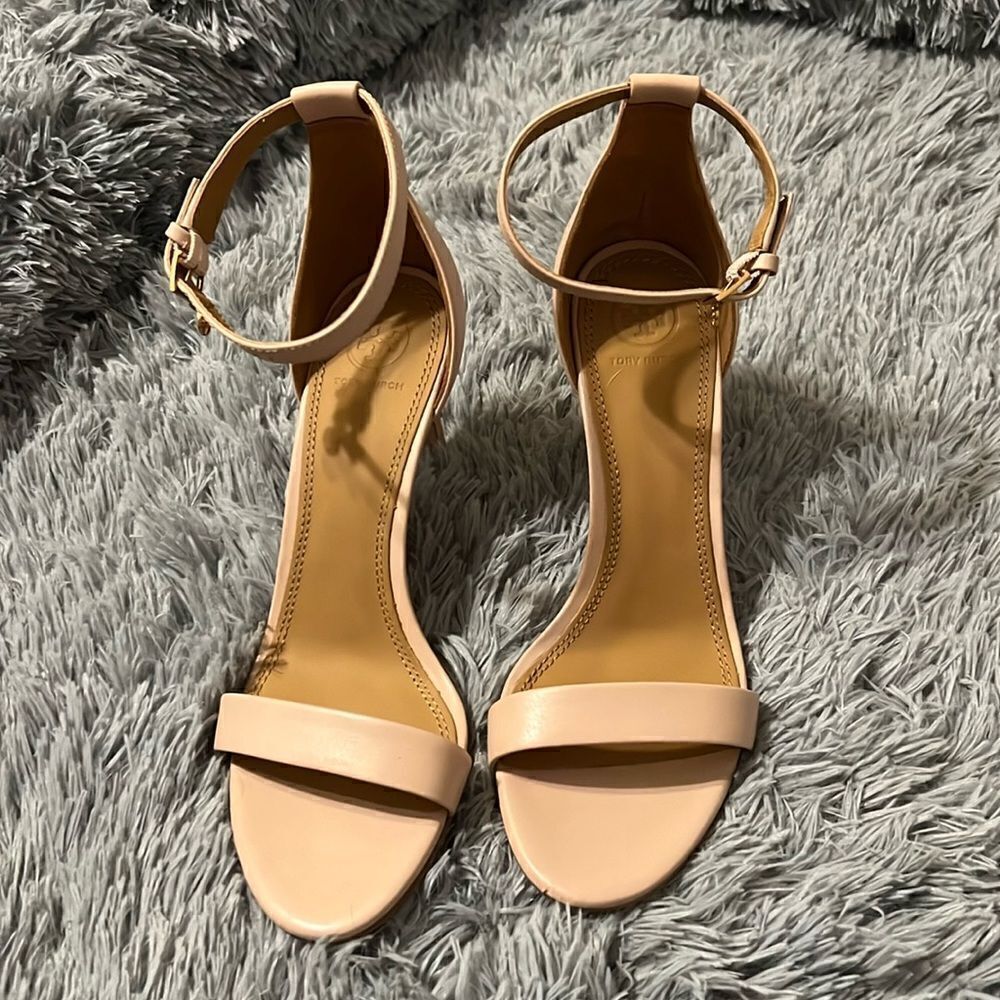 Tory Burch. Ellie heels. Size 9. Sea shell pink